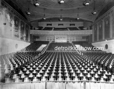 Deluxe Theatre - From Ed Golick (newer photo)